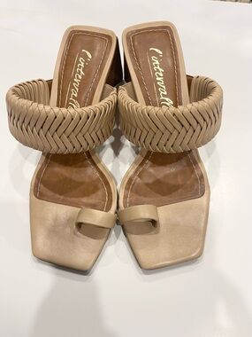 L'INTERVALLE Braided Strap Tan Leather Toe-Loop Mules